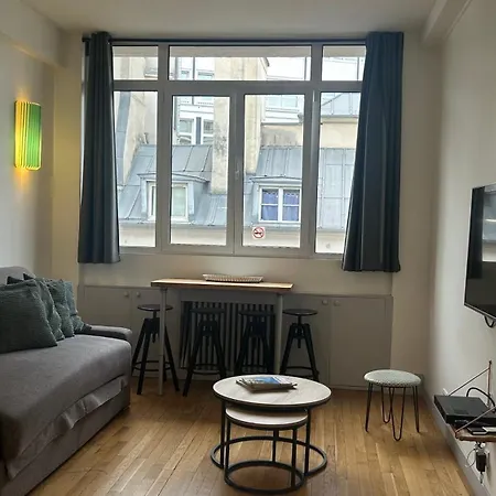 Bel Avec Mezzanine Pour 4 Personnes Au Centre De Parigi