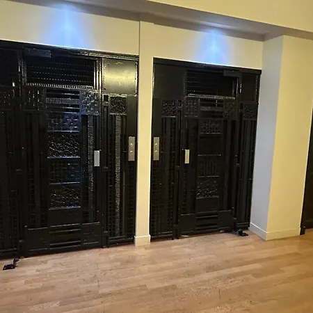 Bel Avec Mezzanine Pour 4 Personnes Au Centre De Parigi